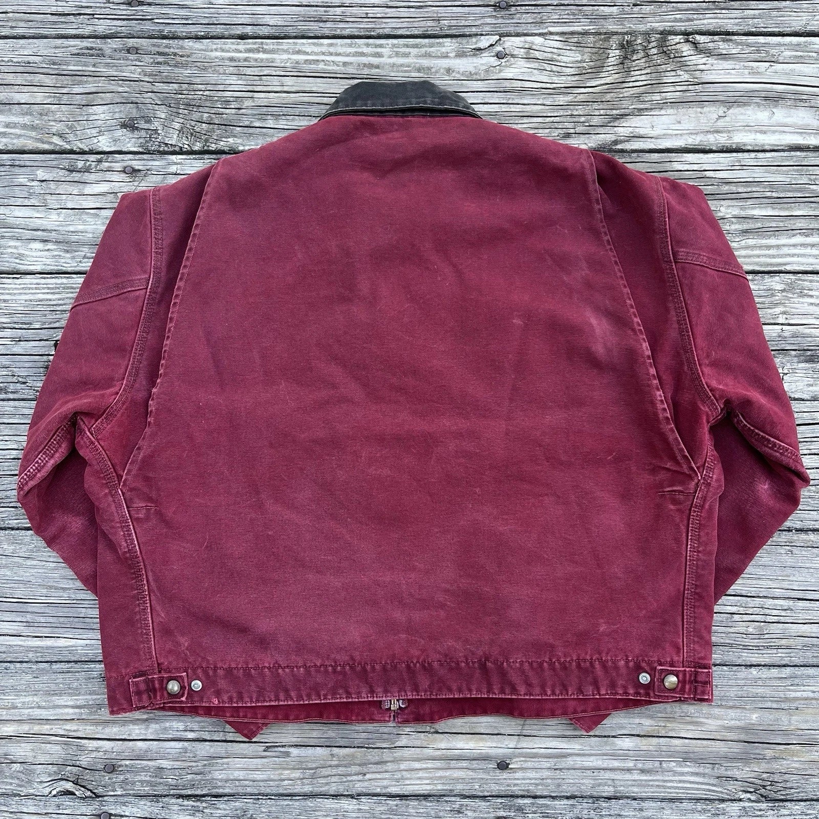 Vintage carhartt j97 cri sandstone detroit jacket in crimson size 2x-large
