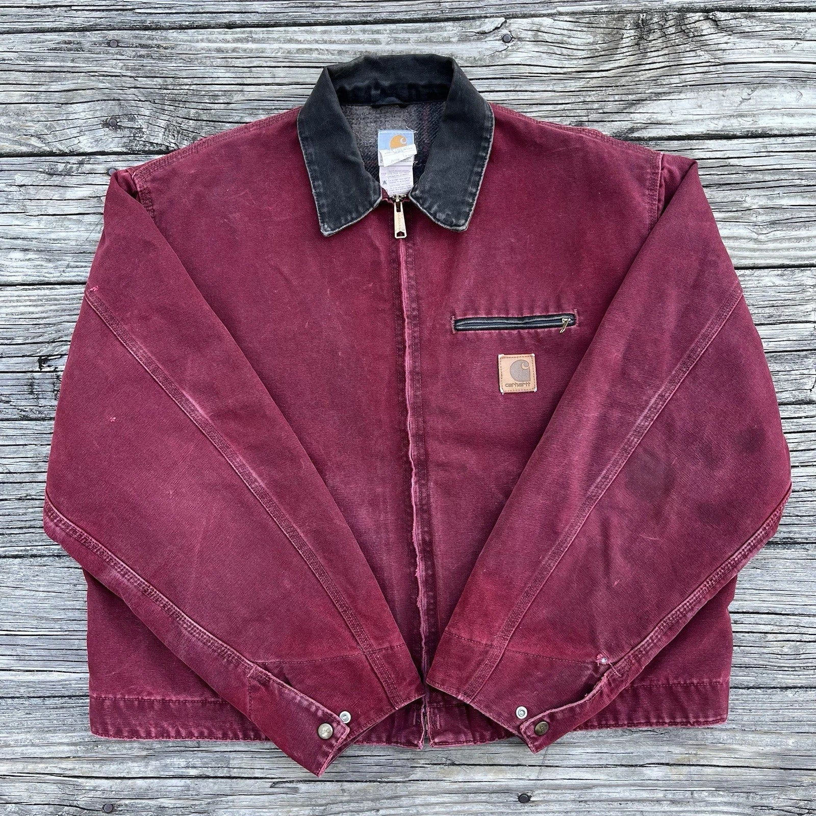 Vintage carhartt j97 cri sandstone detroit jacket in crimson size 2x-large